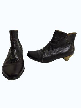 Think! Boots 40 9 Brown Leather Lime Green Low Heel Ankle Booties Y2K 90s Boho